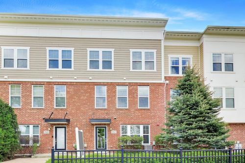 3545 Mulligan Dr, Woodridge, IL, 60517-3988 | Card Image