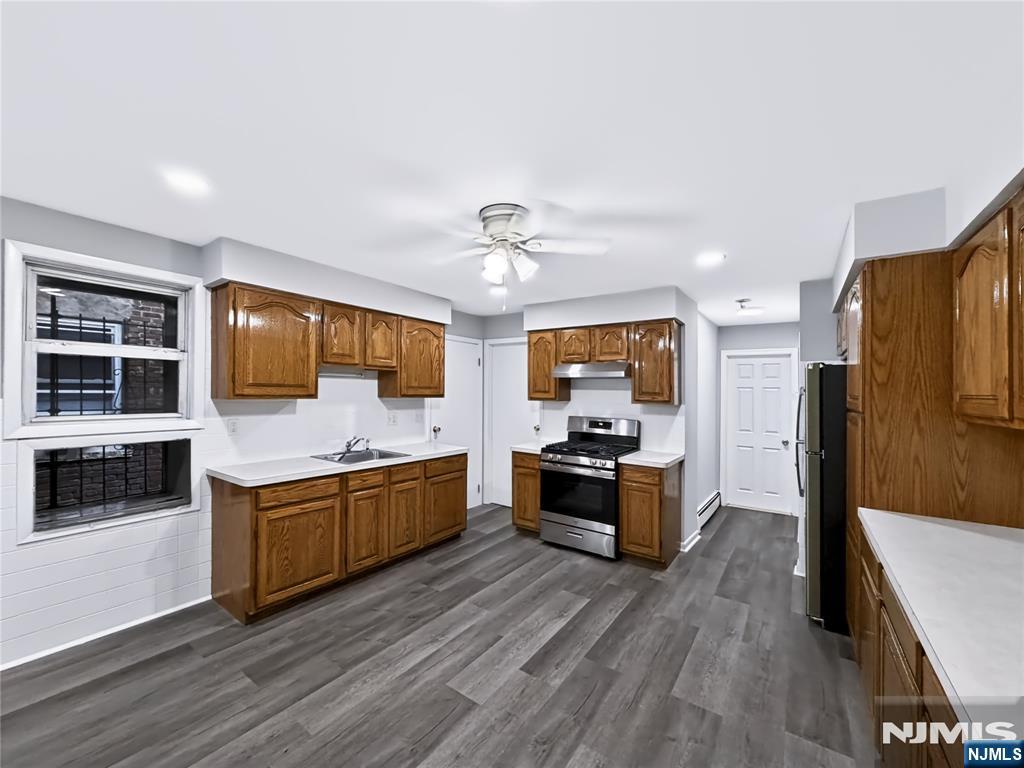 Residential Lease in Newark 3