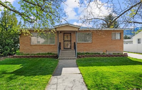 366 S 500 E, River Heights, UT, 84321-5512 | Card Image