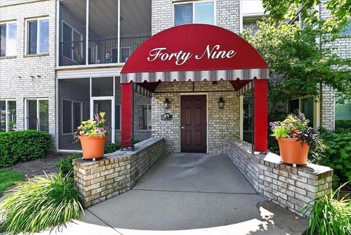 101-49 Cherokee Cir, Madison, WI, 53704-1059 | Card Image