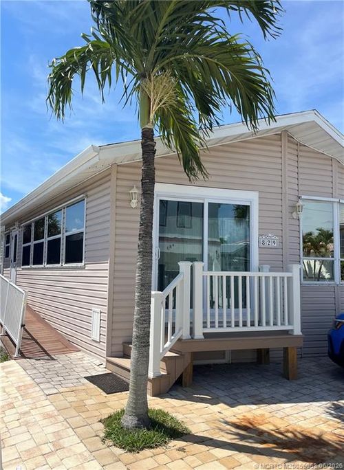 829 Nettles Blvd, Jensen Beach, FL, 34957-3366 | Card Image