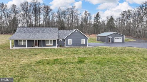 643 Deturksville Rd, PINE GROVE, PA, 17963-7904 | Card Image