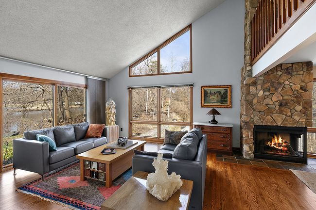19911 Old Pond Ct, House other with 4 bedrooms, 4 bathrooms and null parking in Beverly Hills MI | Image 5