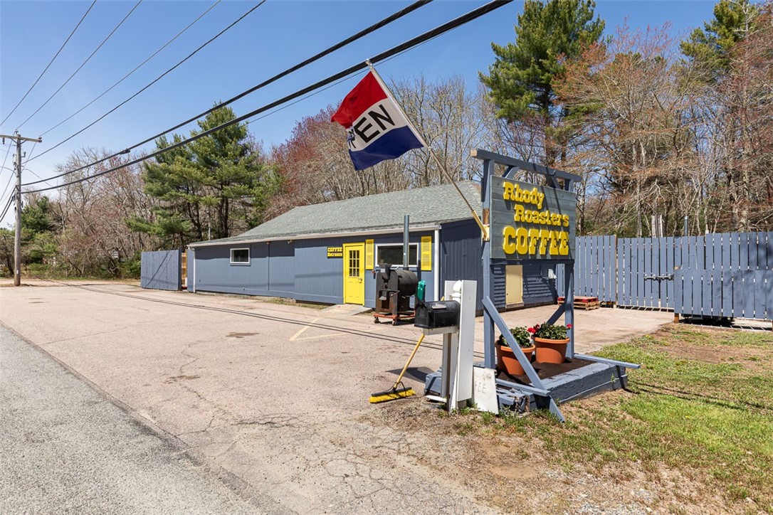 388 Church St, Wood River Junction, RI 02832
