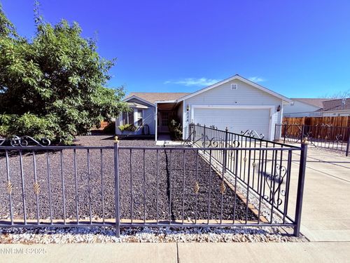 524 Darren Way, Fernley, NV, 89408-7585 | Card Image