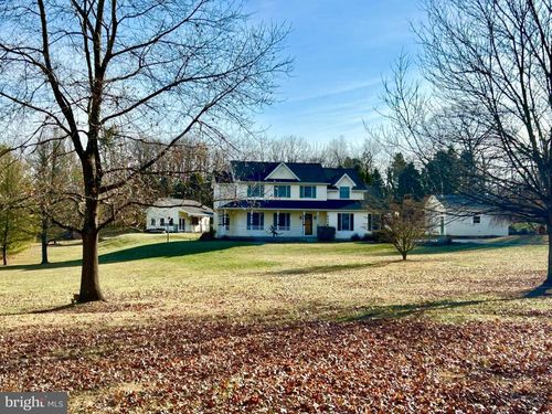 840 Blue Mountain Drive, WALNUTPORT, PA, 18088 | Card Image