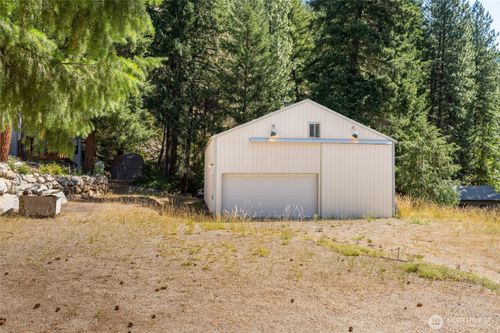 17972 Entiat River Rd, Entiat, WA, 98822-9702 | Card Image