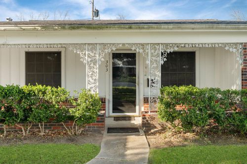 303 Woodard St, Houston, TX, 77009-1821 | Card Image