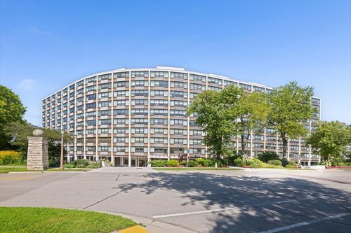 5g-1630 Sheridan Rd, Wilmette, IL, 60091-1836 | Card Image