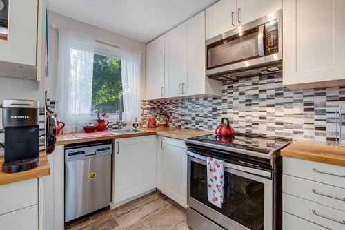 105-2319 56 Street Ne, Calgary, AB, T1Y2M2 | Card Image