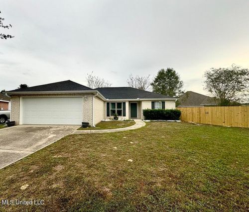 8133 Rue Hollifield, Ocean Springs, MS, 39564-7567 | Card Image
