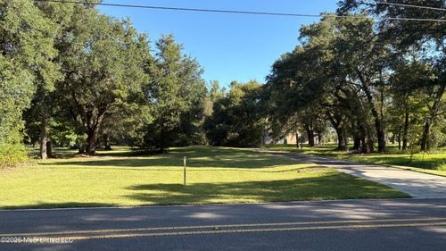 10158 E Shorecrest Rd, Biloxi, MS, 39532-8302 | Card Image