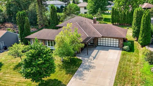 21 Carriage Ln, Burnsville, MN, 55306-5084 | Card Image