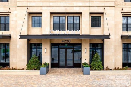 22c-4220 Colony Plaza Drive, Charlotte, NC, 28211 | Card Image