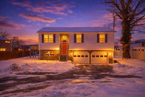 5957 Plantation Rd, Roanoke, VA, 24019 | Card Image