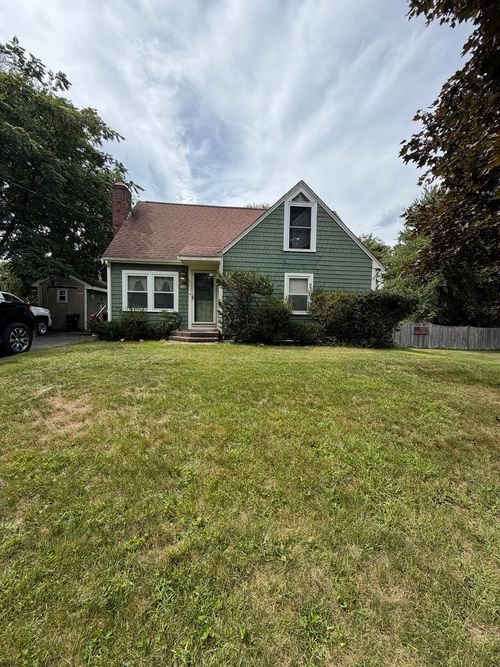 211 Alger St, Brockton, MA, 02302-3703 | Card Image