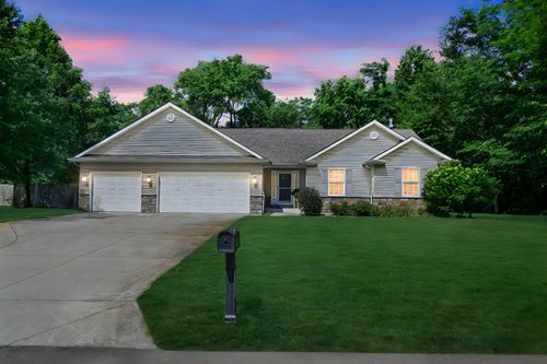 69846 Roy Dr, Edwardsburg, MI, 49112-8478 | Card Image