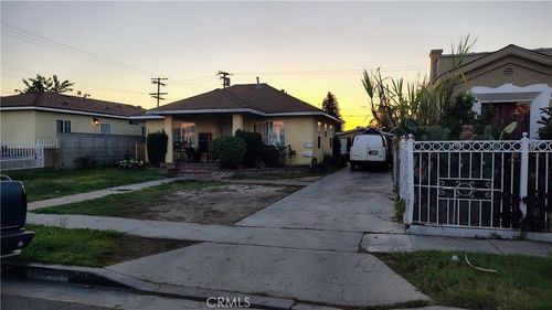 8685 San Miguel Ave, South Gate, CA, 90280-3202 | Card Image