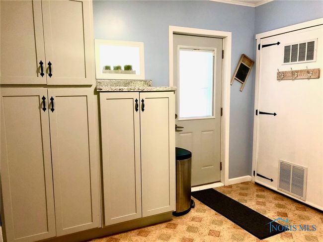 22915 W Walnut Ln, House other with 3 bedrooms, 2 bathrooms and 1 parking in Genoa OH | Image 34