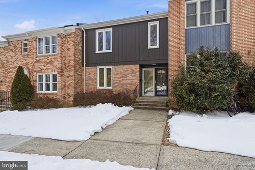 8309 Highcliffe Ct, ANNANDALE, VA, 22003-4355 | Card Image