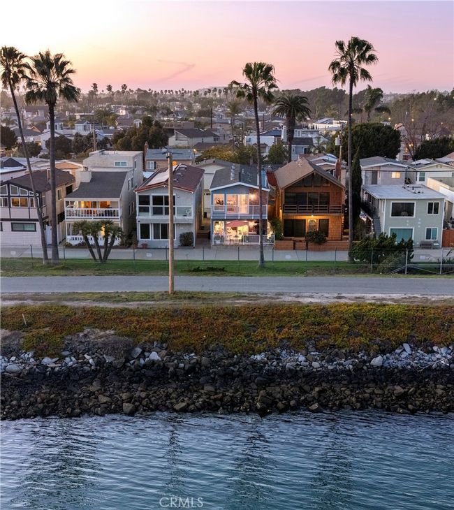 1627 Seal Way, House other with 3 bedrooms, 4 bathrooms and 4 parking in Seal Beach CA | Image 30