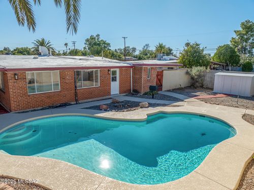 6735 E 17th St, Tucson, AZ, 85710-4701 | Card Image