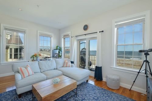 apt-5-148 Winthrop Shore Dr, Winthrop, MA, 02152-1277 | Card Image