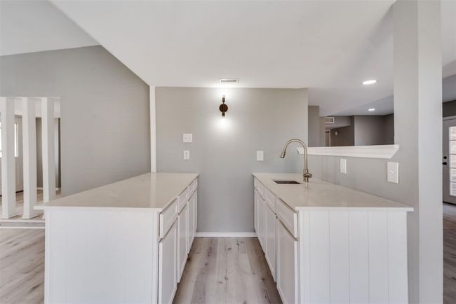 4205 Longstraw Dr, House other with 3 bedrooms, 2 bathrooms and null parking in Fort Worth TX | Image 4