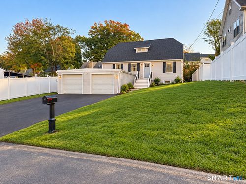 28 Brookside Ave, Bridgeport, CT, 06606-1501 | Card Image
