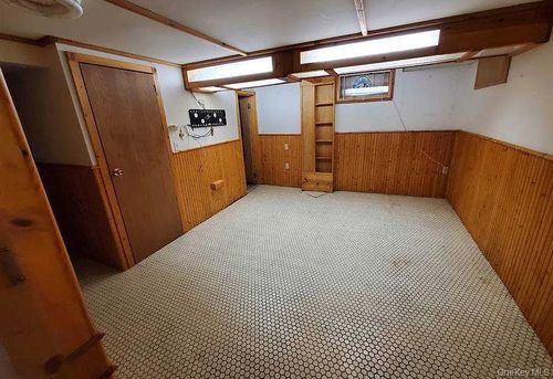 1661 Prospect Ave, East Meadow, NY, 11554-2928 | Card Image