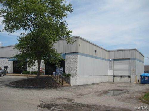 1831 Scherer Pkwy, Saint Charles, MO, 63303-3821 | Card Image