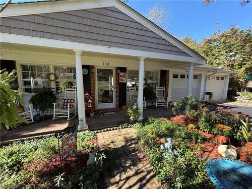 163 Florida Ave, Mount Airy, NC, 27030-1879 | Card Image