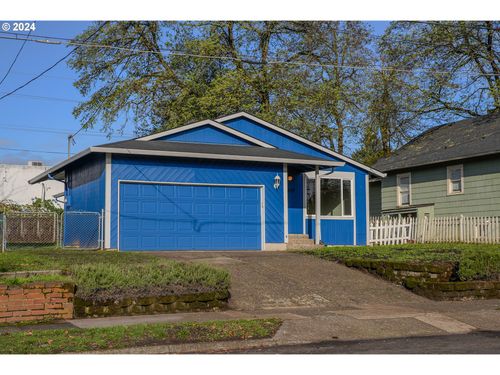 8827 Se Washington St, Portland, OR, 97216 | Card Image