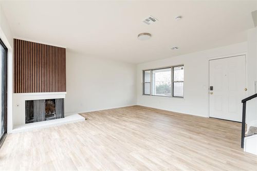 2827 Indian Creek Blvd, Oklahoma City, OK, 73120-9150 | Card Image