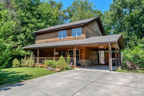 542 Johnson Ln, Gatlinburg, TN, 37738-5900 | Card Image
