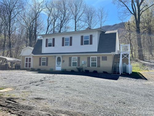 195 Trinity Ln, Jefferson, NC, 28640-9586 | Card Image