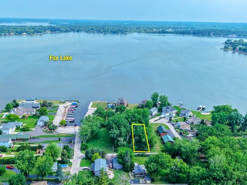 26076 W Randich Rd, Ingleside, IL, 60041-9740 | Card Image