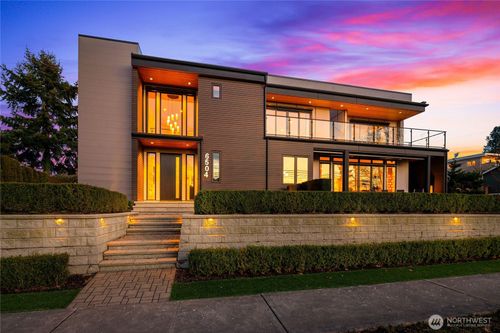 6504 103rd Ave Ne, Kirkland, WA, 98033-7025 | Card Image