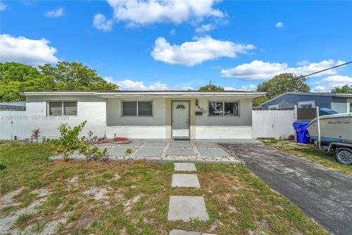 900 N 70th Ave, Hollywood, FL, 33024-5636 | Card Image