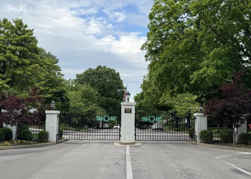 114-395 Redding Rd, Lexington, KY, 40517-2369 | Card Image