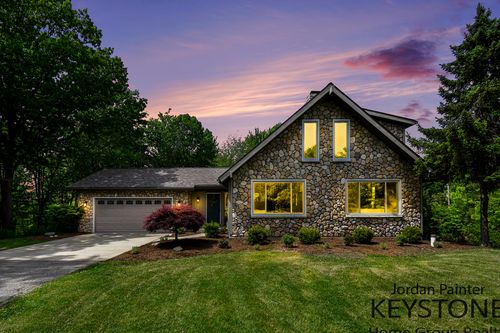 5964 Chicago Dr, Zeeland, MI, 49464-9668 | Card Image