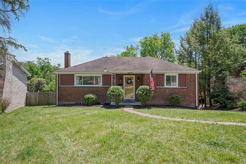 18 Cypress Dr, Carnegie, PA, 15106-1310 | Card Image