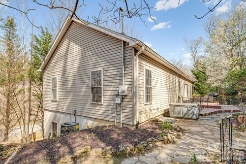 319 Glenn Bridge Rd, Arden, NC, 28704-9442 | Card Image