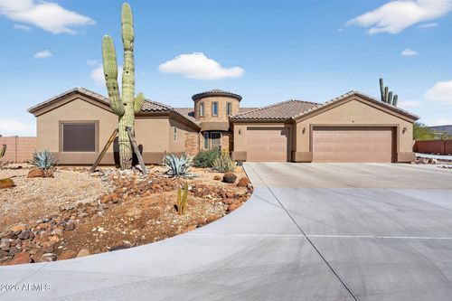 112 W Circle Mountain Rd, New River, AZ, 85087-7152 | Card Image