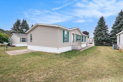 3570 Windsor Woods Dr, Wayland, MI, 49348-1461 | Card Image