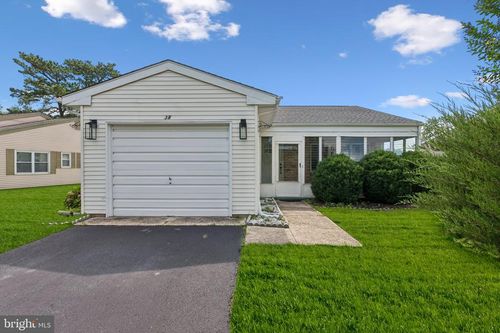 38 Sheffield Pl, Southampton, NJ, 08088-1307 | Card Image