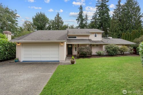 6315 142nd Ave Se, Bellevue, WA, 98006-4395 | Card Image