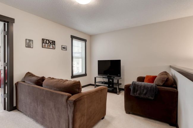 263 Silverado Plains Close Sw, Home with 3 bedrooms, 2 bathrooms and 4 parking in Calgary AB | Image 17