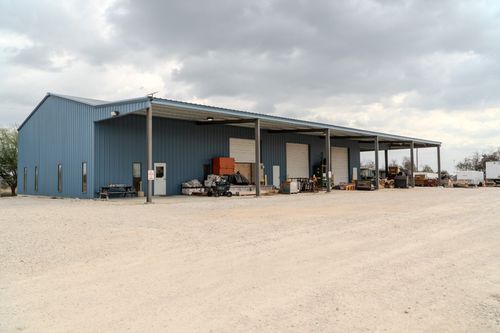 945 Huser Boulevard, Schulenburg, TX, 78956 | Card Image