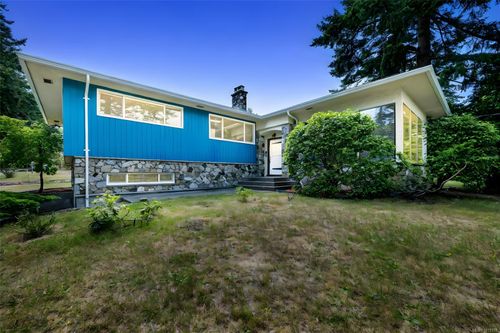 1935 San Juan Ave, Victoria, BC, V8N2J3 | Card Image